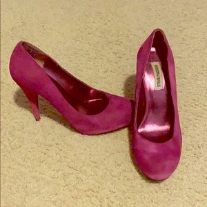 Steve Madden pumps. Size 8!